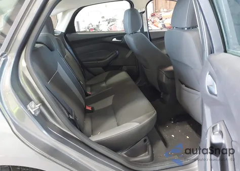 2013 Ford Focus Se z USA, uszkodzony, nr VIN 1FADP3F21DL330246